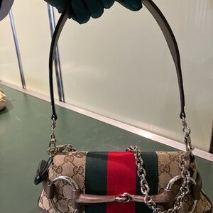 Gucci Beige and Red Shoulder Bag with Chain Detail
